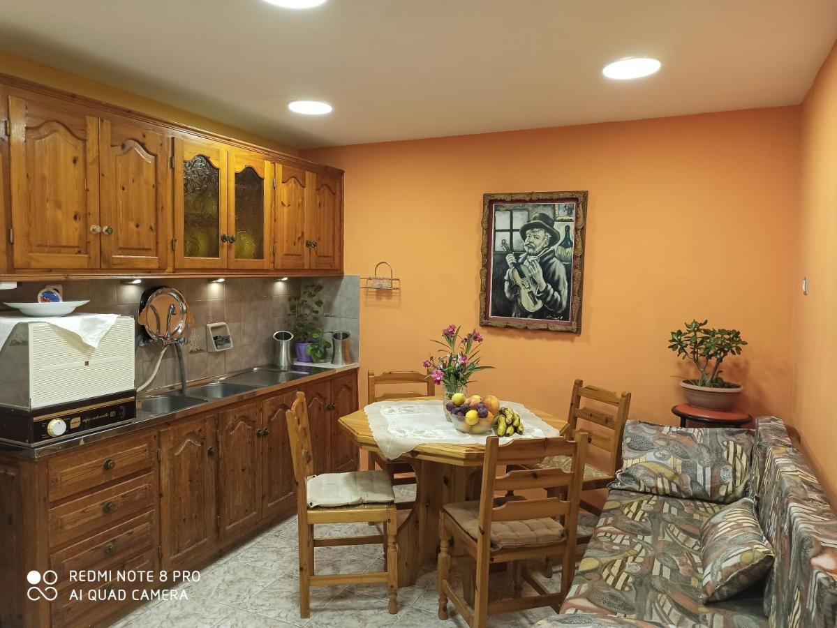 Aegina Town Traditional Lemon House ภายนอก รูปภาพ