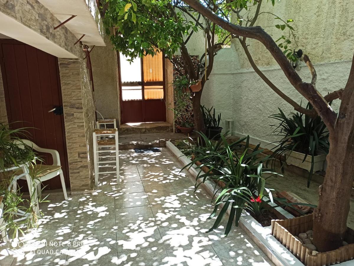 Aegina Town Traditional Lemon House ภายนอก รูปภาพ